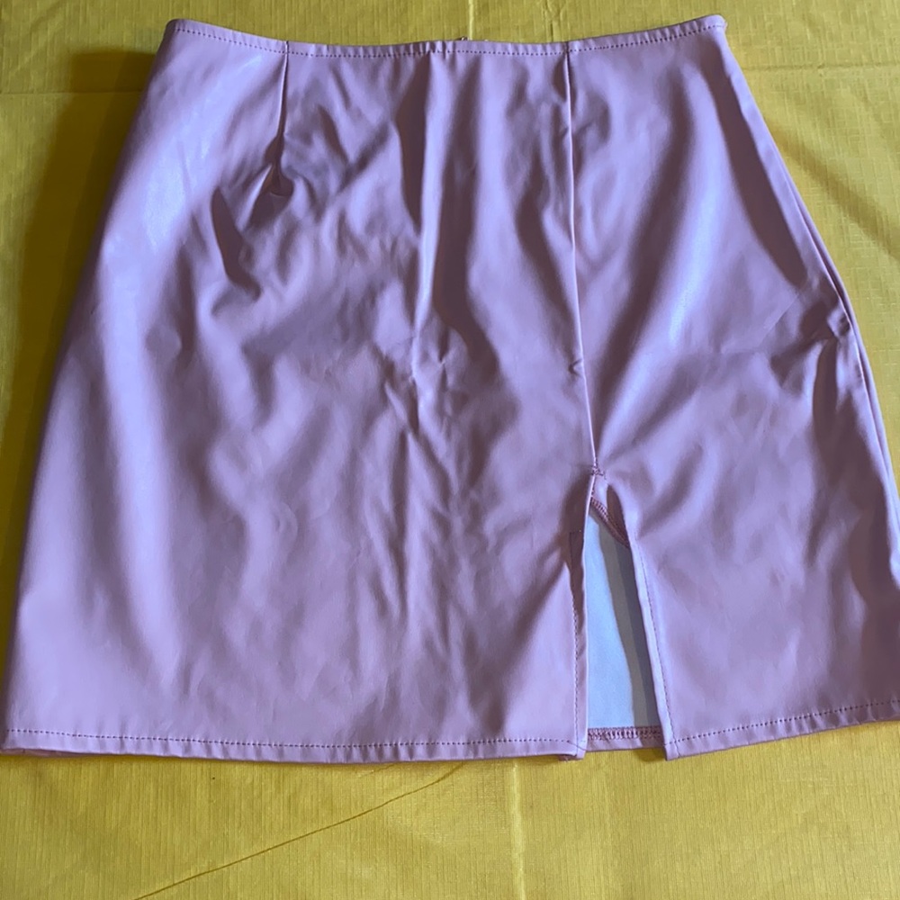 Light pink leather like skirt from Windsor